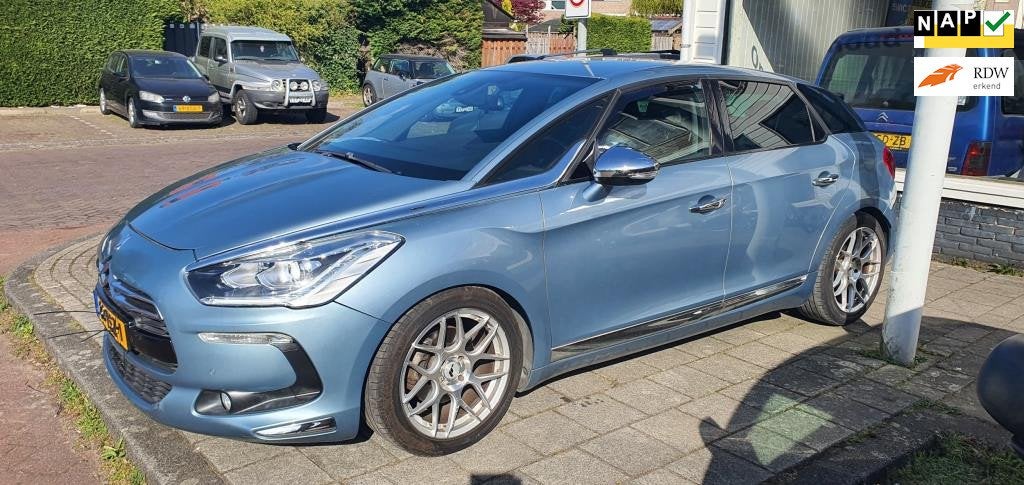 Citroen DS5 1.6 THP Chic Aut.,nieuwe distr.ketting,VAKANTIE, Auto's, Citroën, Gebruikt, Blauw, Leder en Stof, 1395 kg