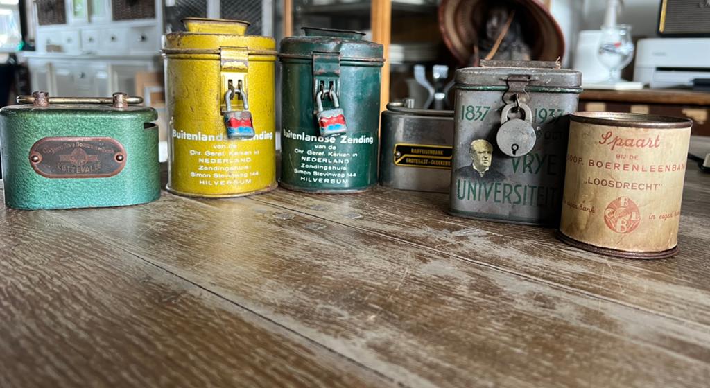 OUD SPAARPOTJE € 10.- per stuk