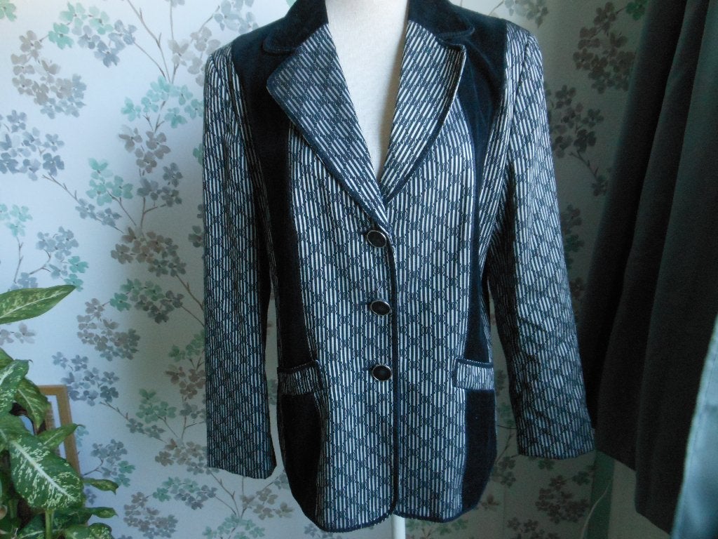 Heel mooi jasje van MARCONA., Zwart, Maat 42/44 (L), Ophalen of Verzenden, Zo goed als nieuw