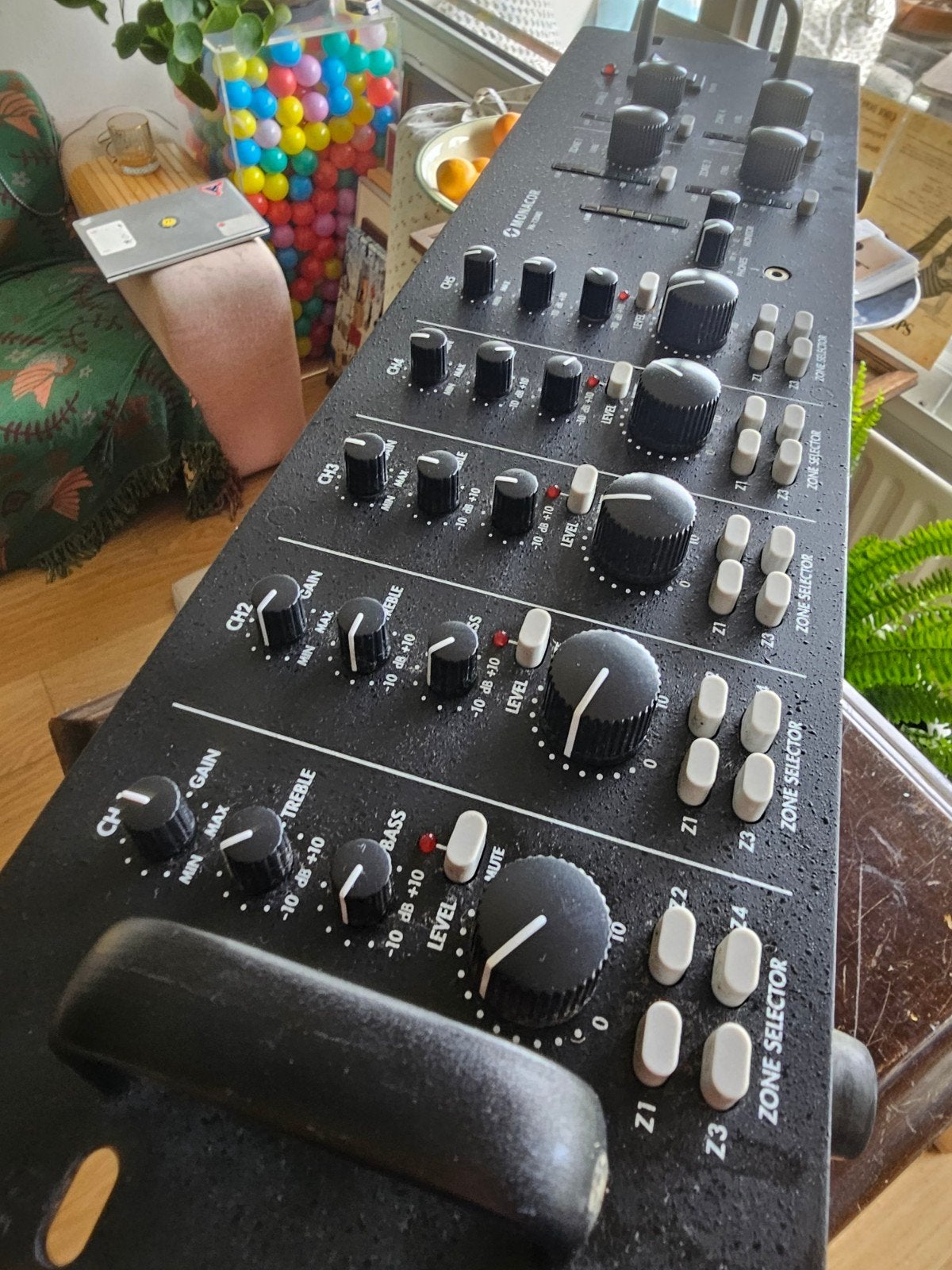 Monacor PA-12040 4-zone PA amp DEFECT, Ophalen, Gebruikt, Minder dan 5 kanalen, Microfooningang