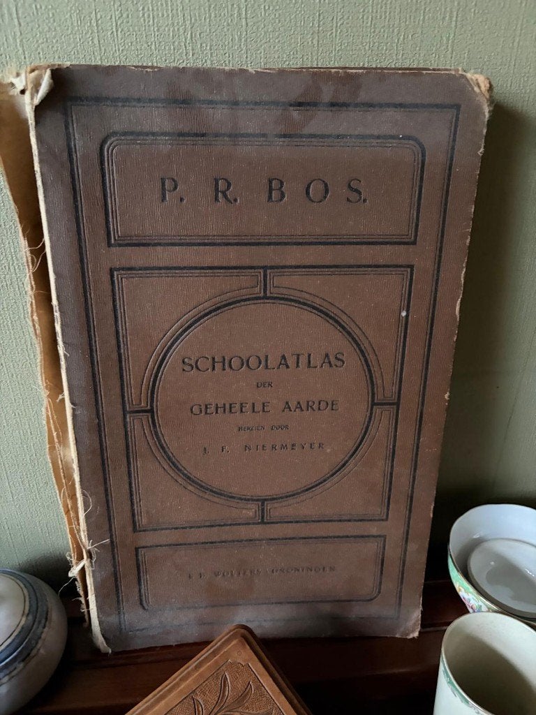 Antieke P.R. Bos Schoolatlas – historische landkaarten, Ophalen of Verzenden, Gelezen, 1800 tot 2000, Wereld