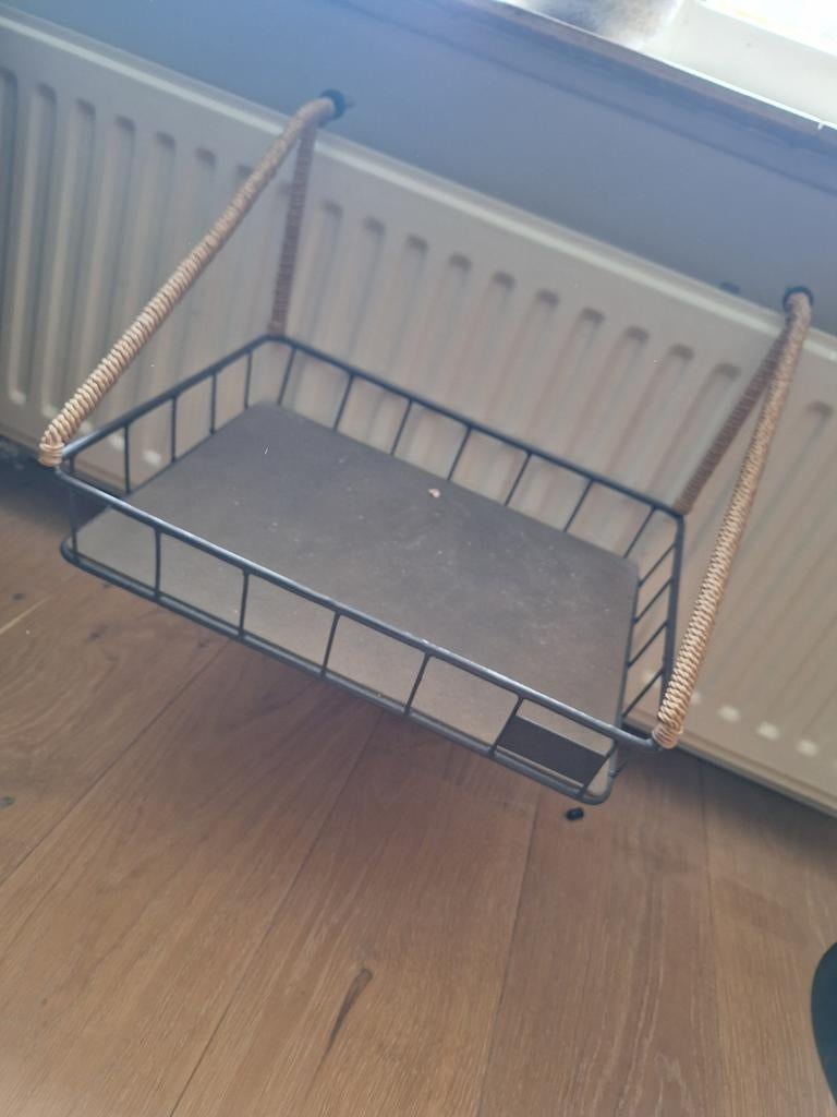 Designed by Lotte, kattenmandje aan de verwarming, Ophalen, Zo goed als nieuw