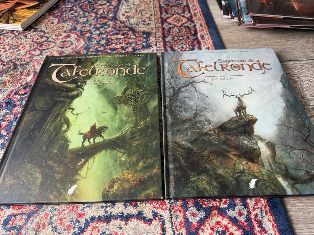 Sagen van de Tafelronde. Deel 1 en 2. Le Breton., Ophalen of Verzenden, Zo goed als nieuw, Le Breton., Meerdere stripboeken