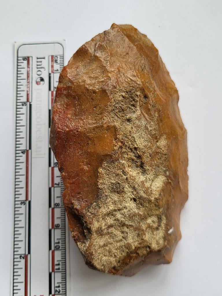 Bodemvondst vuursteen vuistbijl Frankrijk Neanderthaler, Ophalen of Verzenden