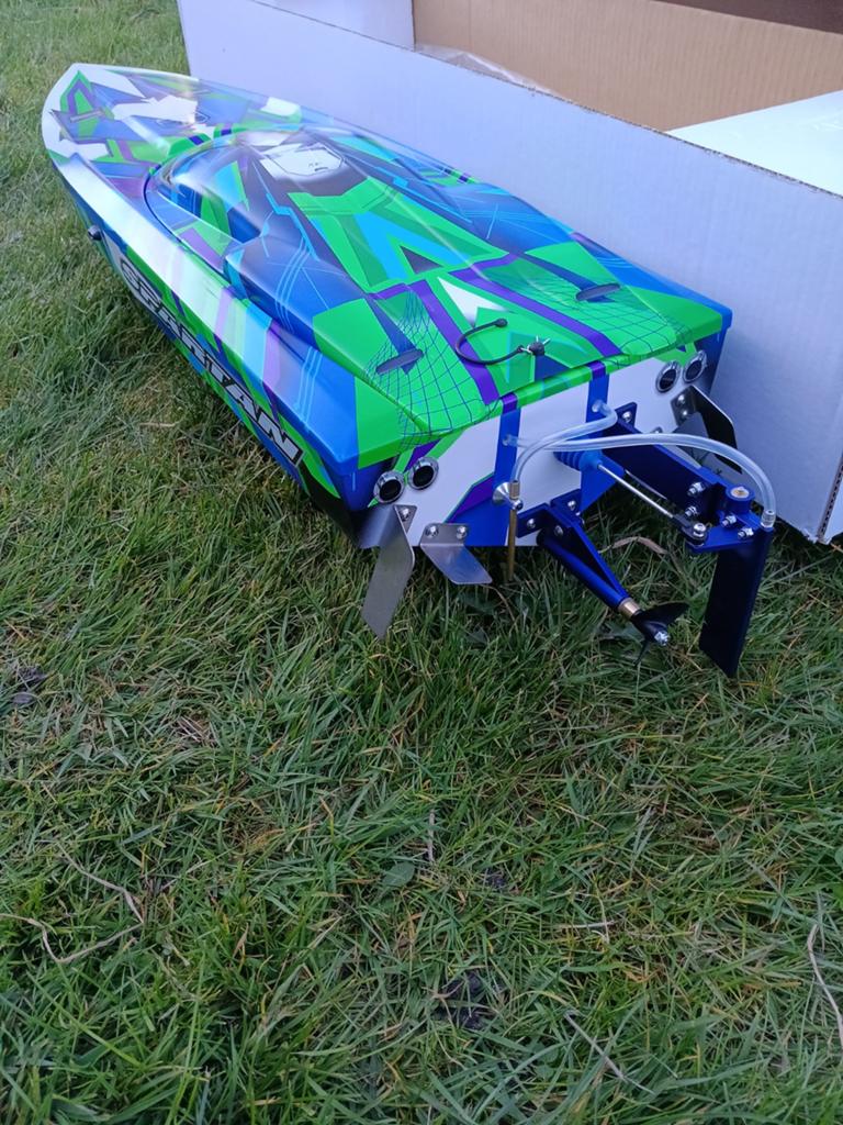 Nieuw Spartan powerboat in doos, geupgraded, rc varend, Ophalen of Verzenden, Zo goed als nieuw