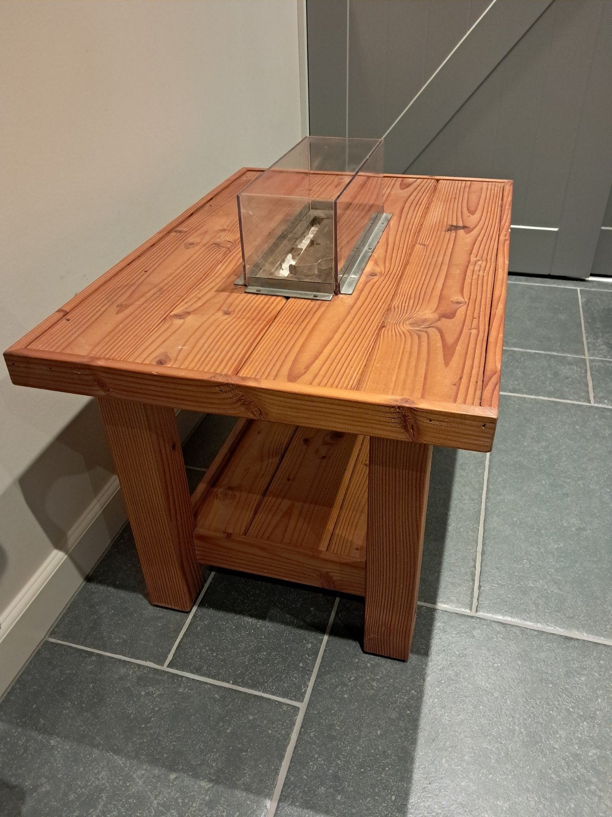te koop stevige houten vuurtafel op bio ethanol, Ophalen, Zo goed als nieuw