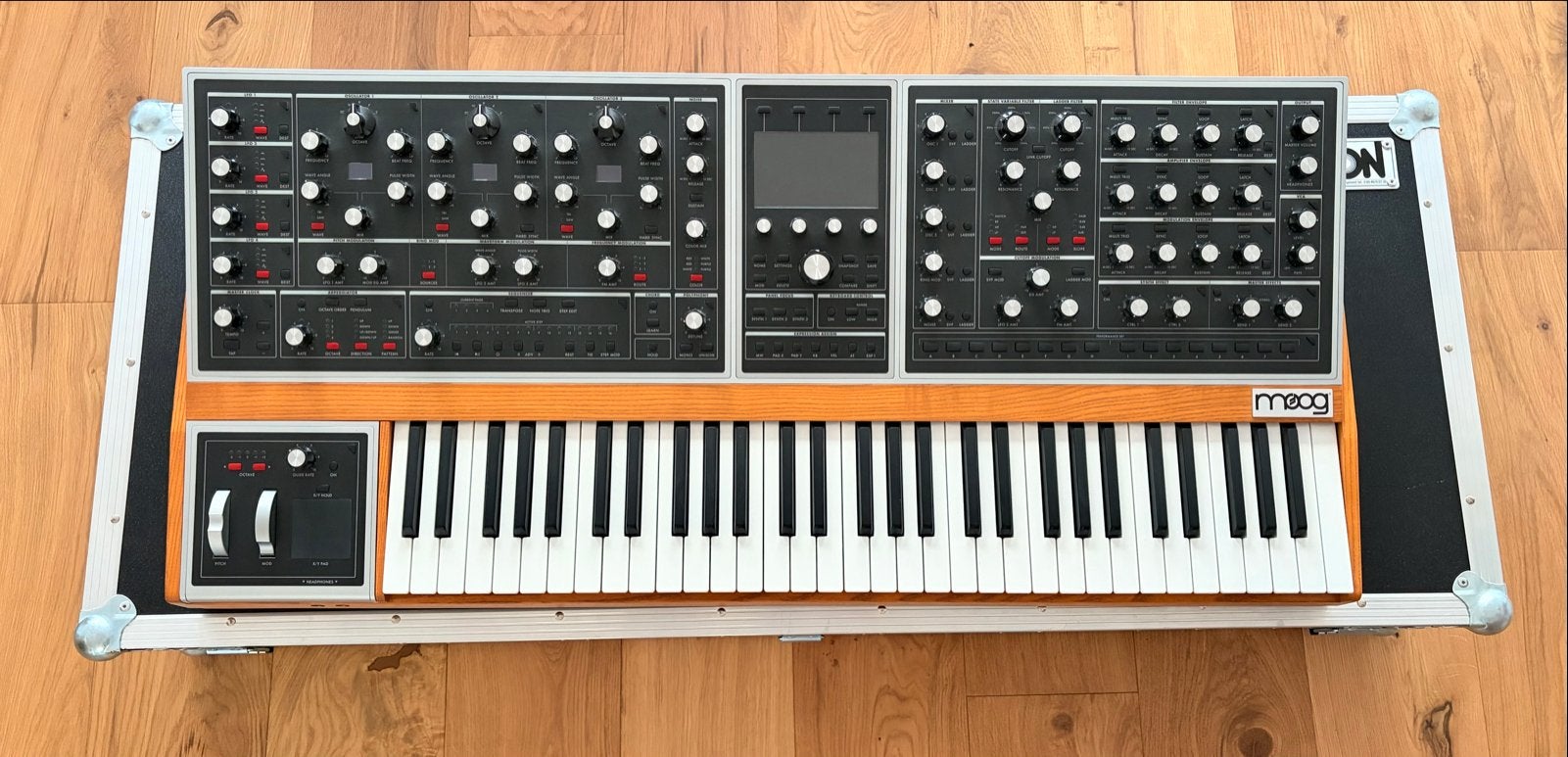 Moog One met Flightcase, Ophalen, Zo goed als nieuw, 61 toetsen, Overige merken