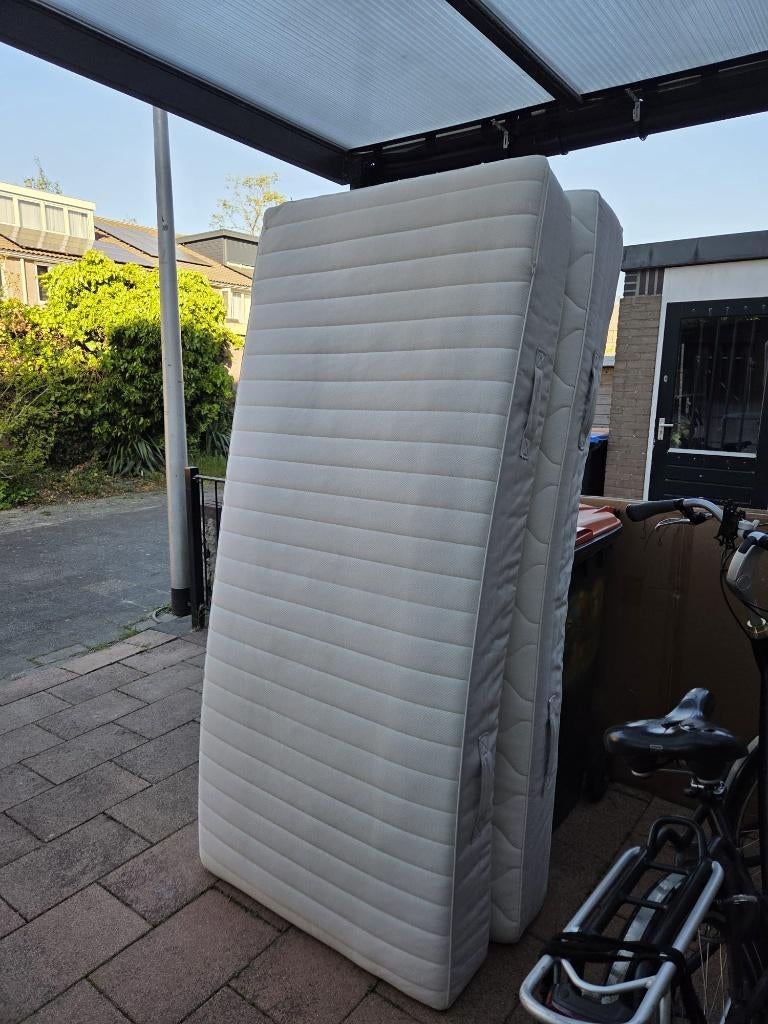 twee matrassen gratis af te halen., Huis en Inrichting, Ophalen, Gebruikt, 90 cm, Eenpersoons