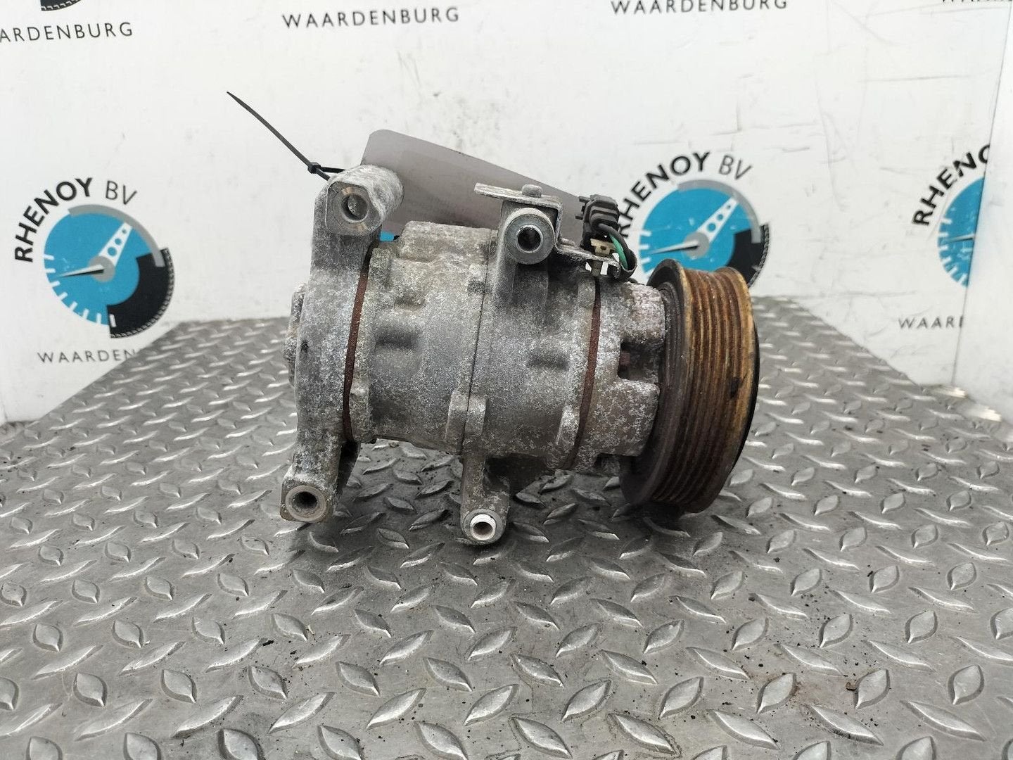 FORD TRANSIT COURIER B460 1.5 TDCI Trend  AIRCO COMPRESSOR /, Ophalen of Verzenden, Gebruikt, Stiba lid