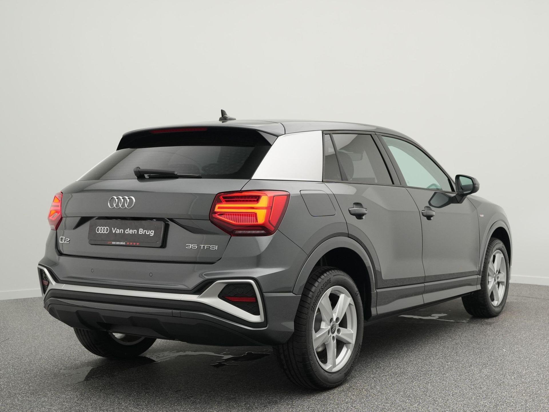 Audi Q2 S-line 35 TFSI S-tronic 150pk | Elektrische bedienba, Auto's, 4 cilinders, 150 pk, Leder en Stof, 690 kg