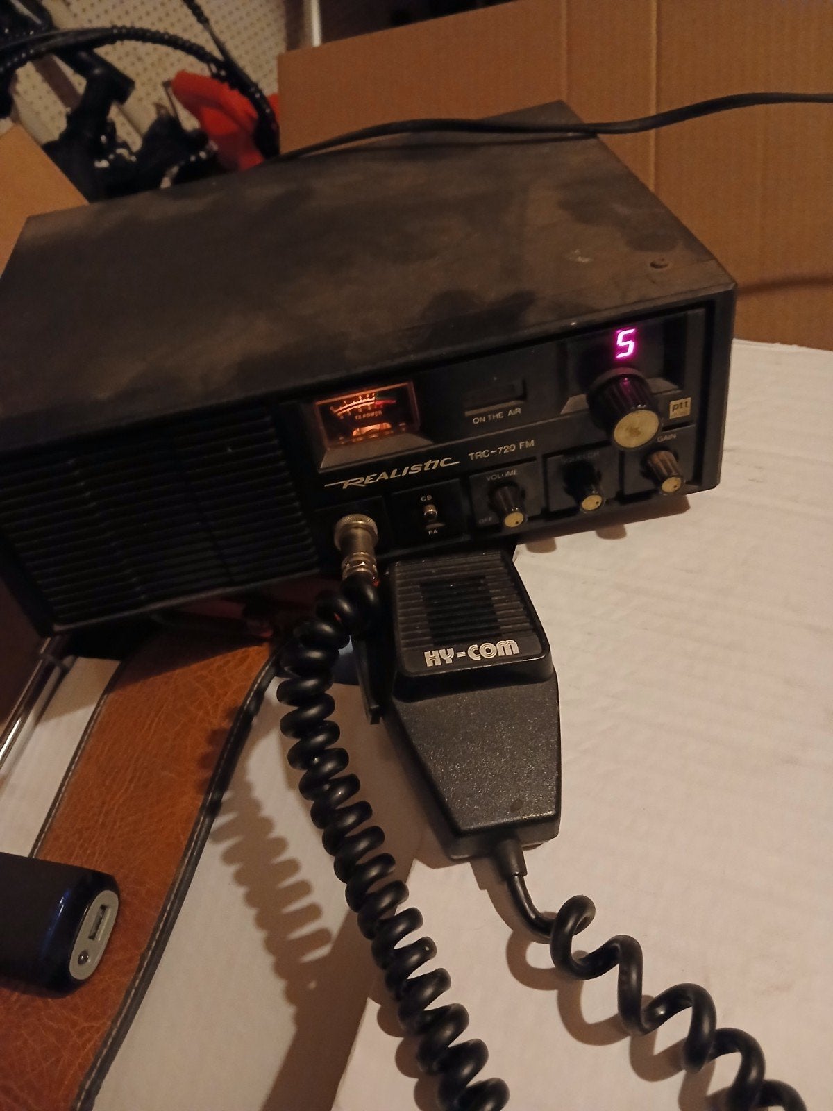 Realistic TRC-720 FM 27m CB-basisstation met HY-COM microfoo, Ophalen of Verzenden