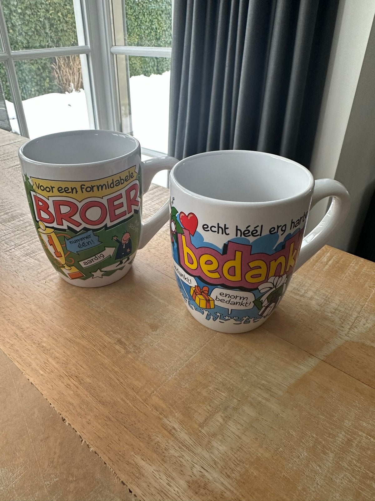 Leuke mokken: 'Formidabele Broer' en 'Echt heel erg bedankt!, Ophalen of Verzenden, Steen/keramiek, Meerkleurig, Overige typen