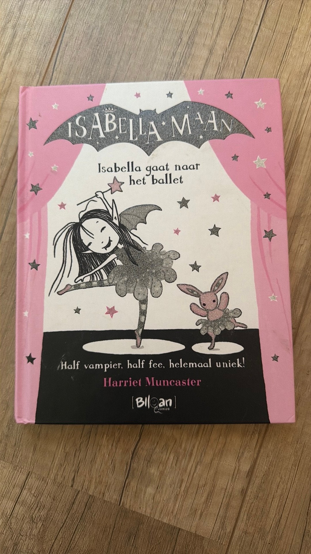 Harriet Muncaster - Isabella gaat naar het ballet, Fictie algemeen, Harriet Muncaster, Ophalen of Verzenden, Zo goed als nieuw