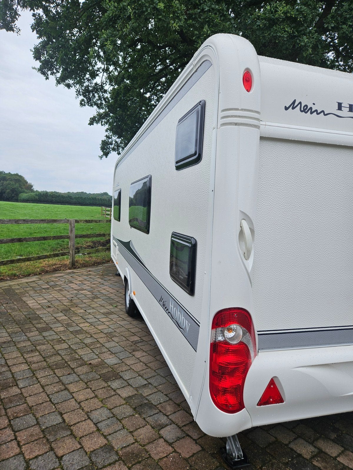 fantastische hobby 560kmfe de luxe!, Rondzit, Hobby, Koelkast, Particulier