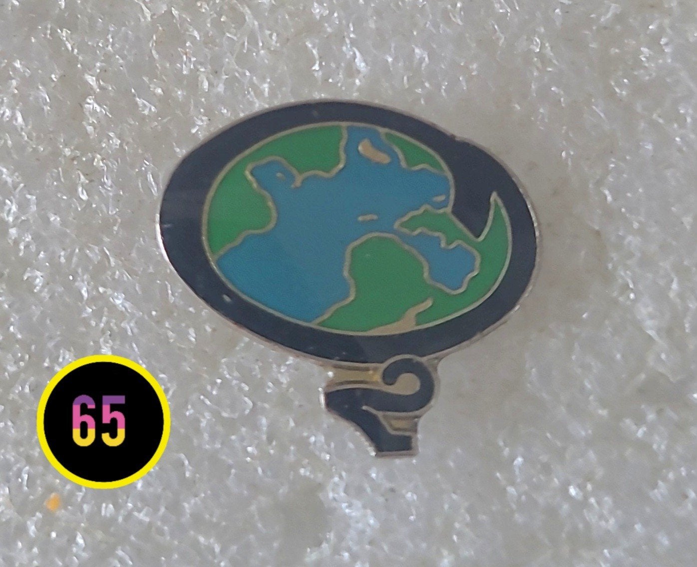 Pin 2 wereldstukje, Verzamelen, Speldjes, Pins en Buttons, Verzenden, Overige onderwerpen