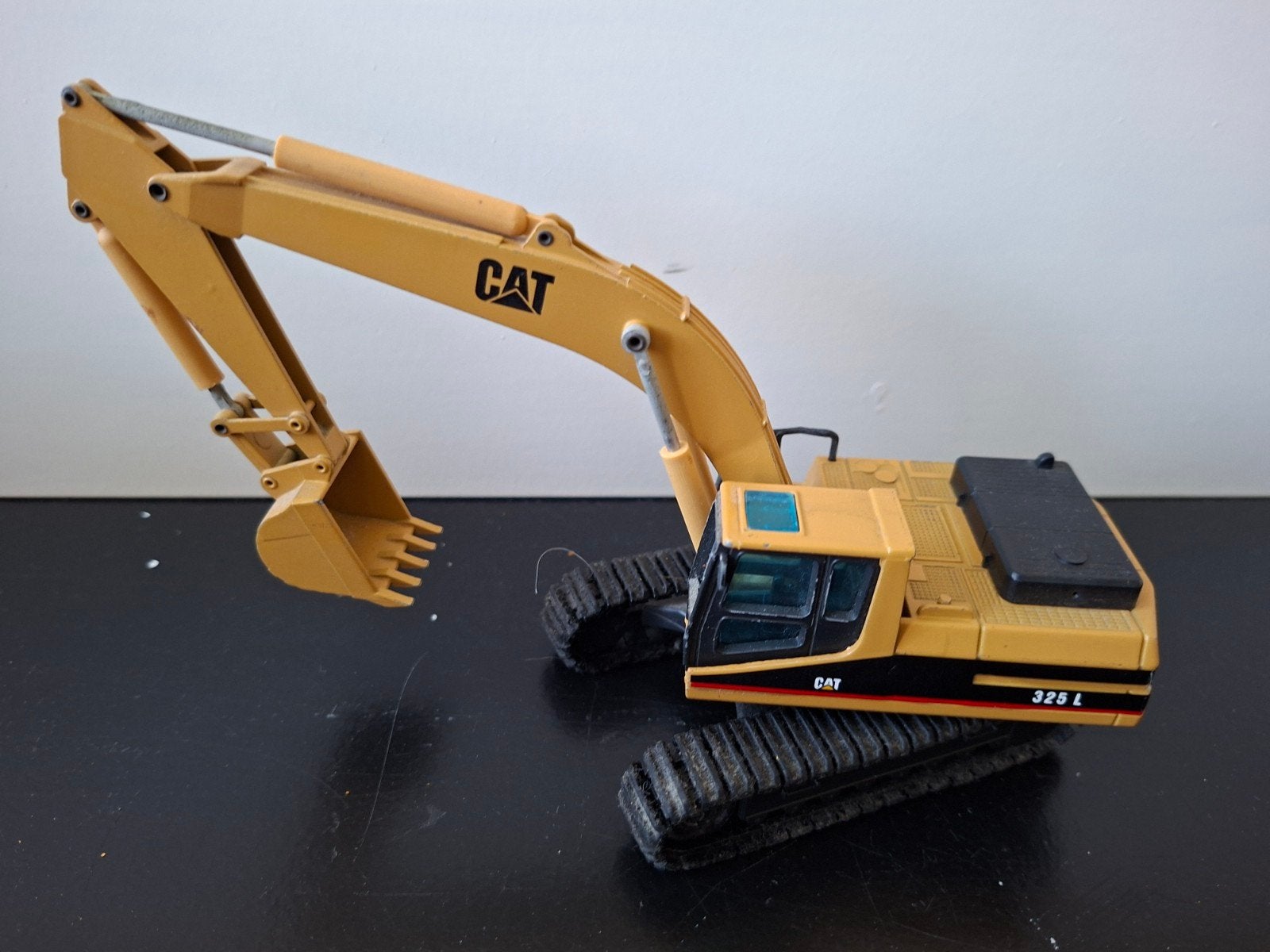 caterpillar 325L shovel 1:50, Ophalen of Verzenden, Zo goed als nieuw