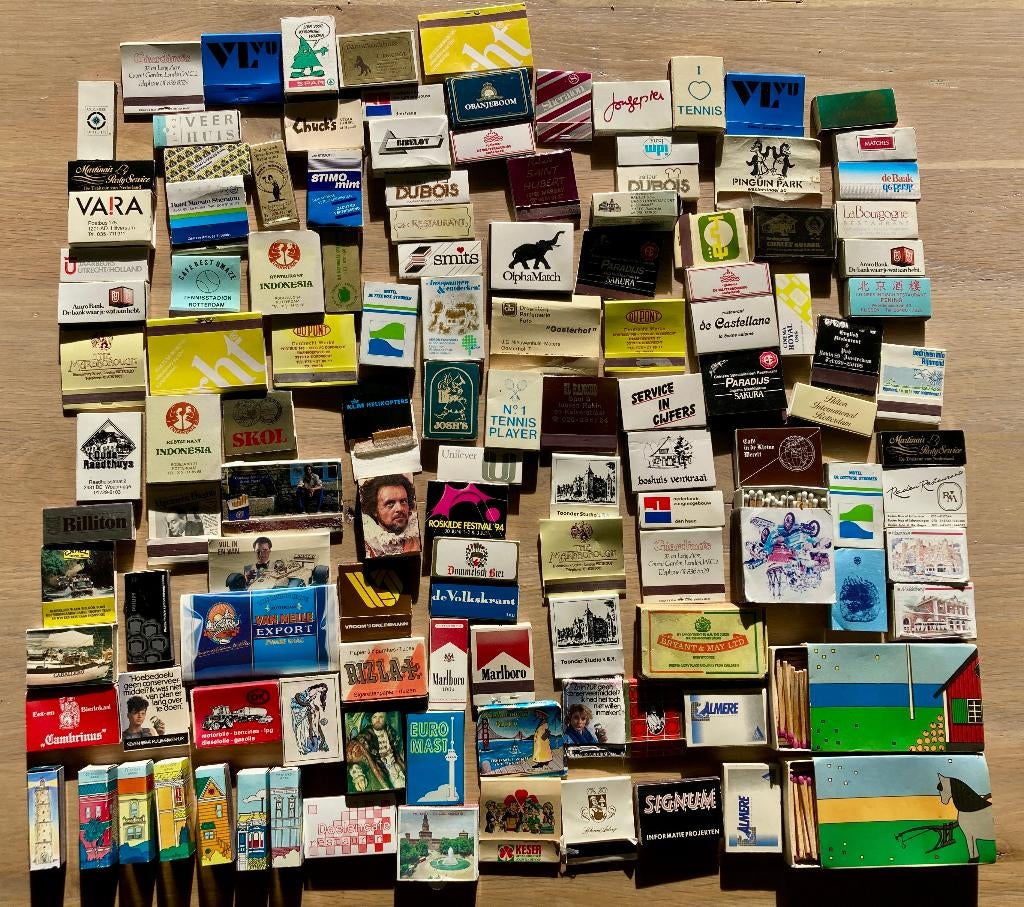 100 x Luciferdoosje Lucifermapje V&D Marlboro Van Nelle KLM, Ophalen of Verzenden, Zo goed als nieuw, Luciferdoosjes of -merken