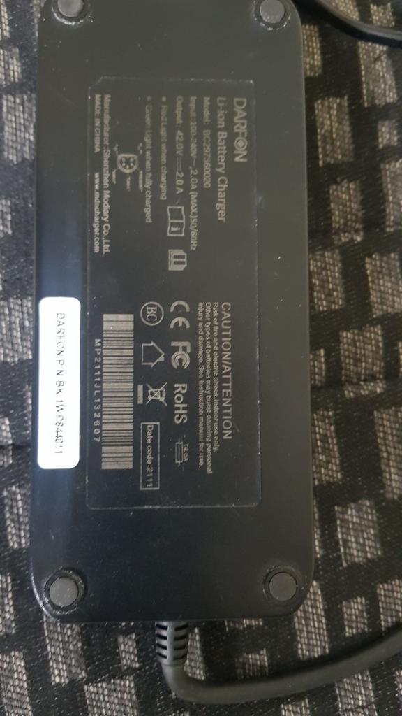 electrische step oplader merk Darfon 5 polig stekker, Ophalen of Verzenden, Gebruikt, Elektrische step (E-scooter)