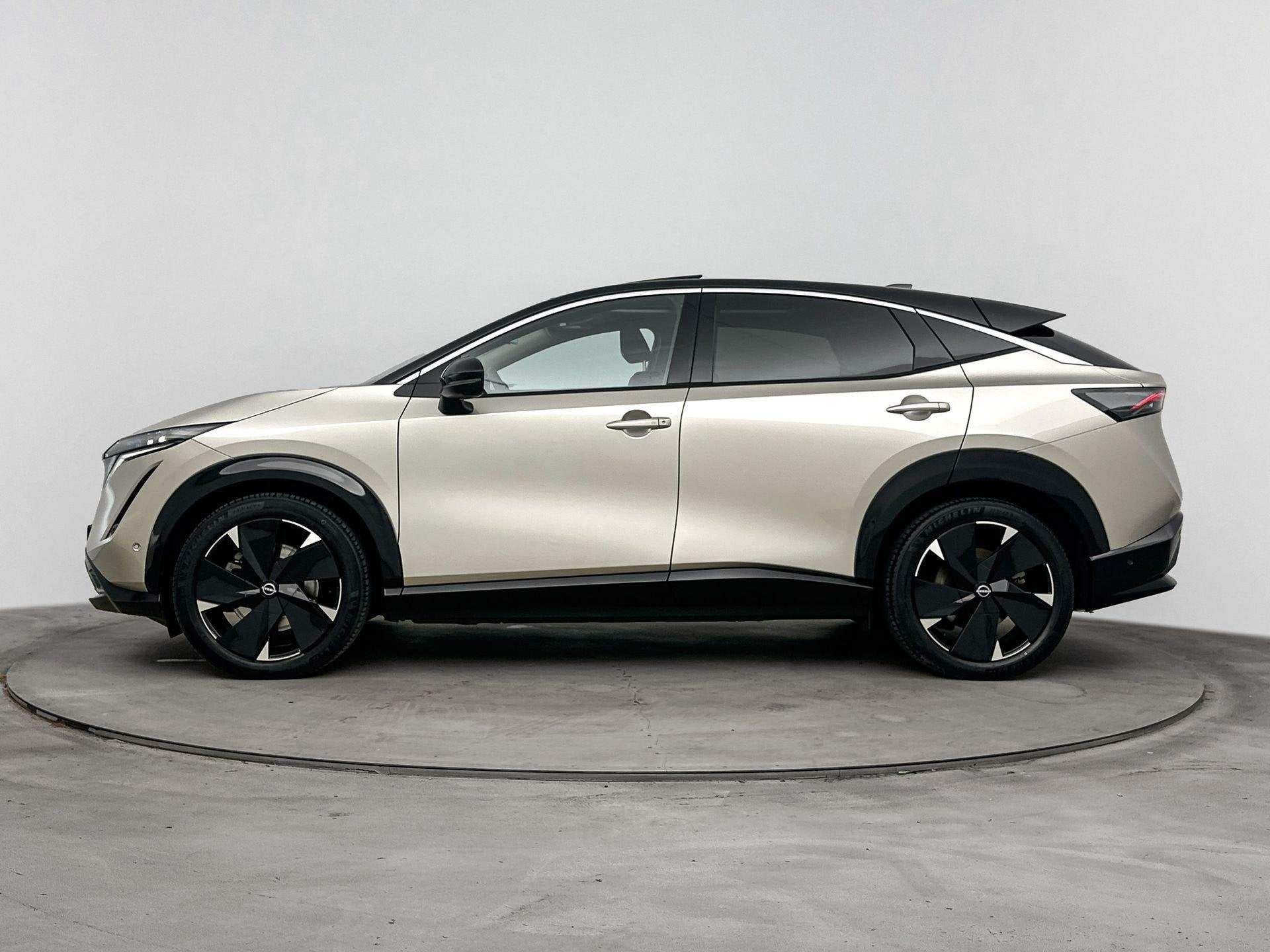 Nissan Ariya Evolve 91 kWh | Head-Up display | Open panorami, Auto's, Gebruikt, 750 kg, Verwarmde buitenspiegels, Ariya
