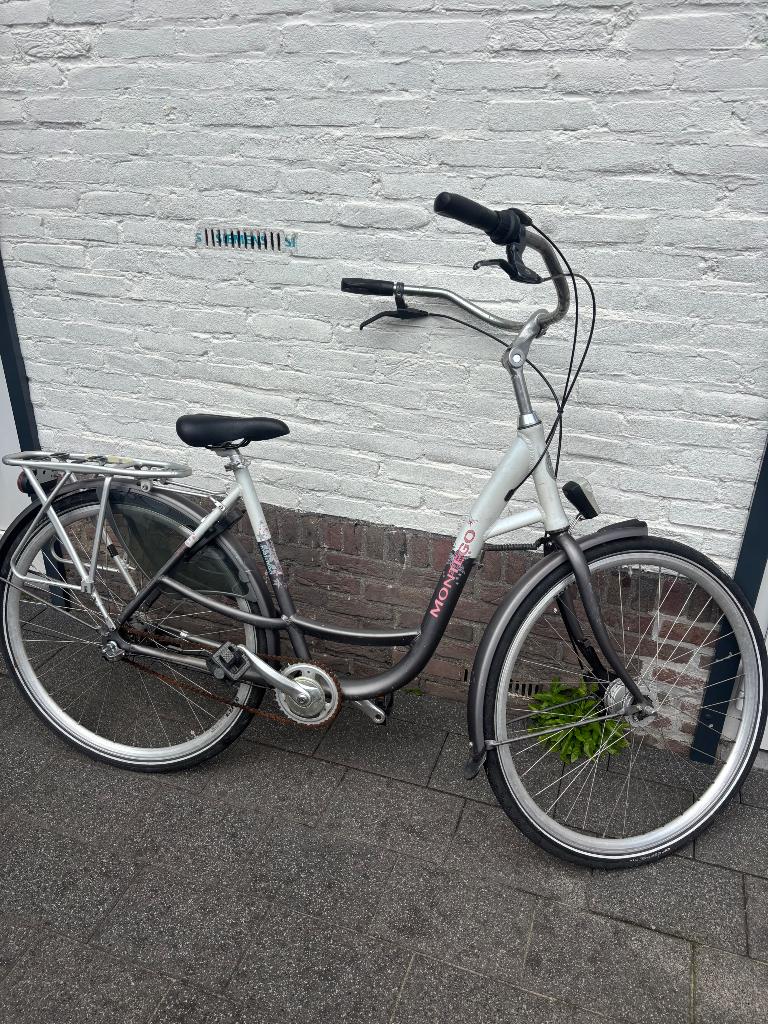 28 inch Montego liberty moederfiets damesfiets lage instap, Fietsen en Brommers, Fietsen | Dames | Moederfietsen, Gebruikt, Versnellingen