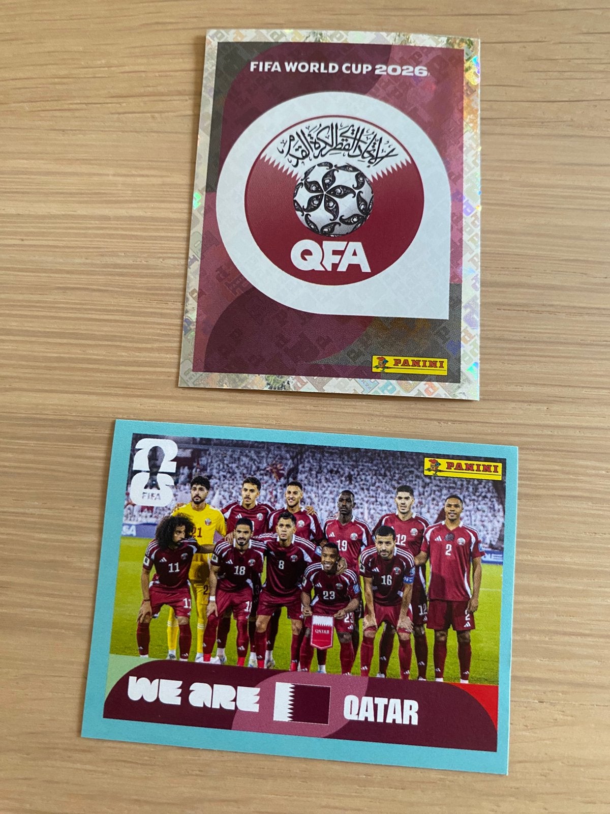 Qatar logo en teamfoto Panini WK 2026 stickers, Ophalen of Verzenden, Zo goed als nieuw, Buitenlandse clubs, Poster, Plaatje of Sticker