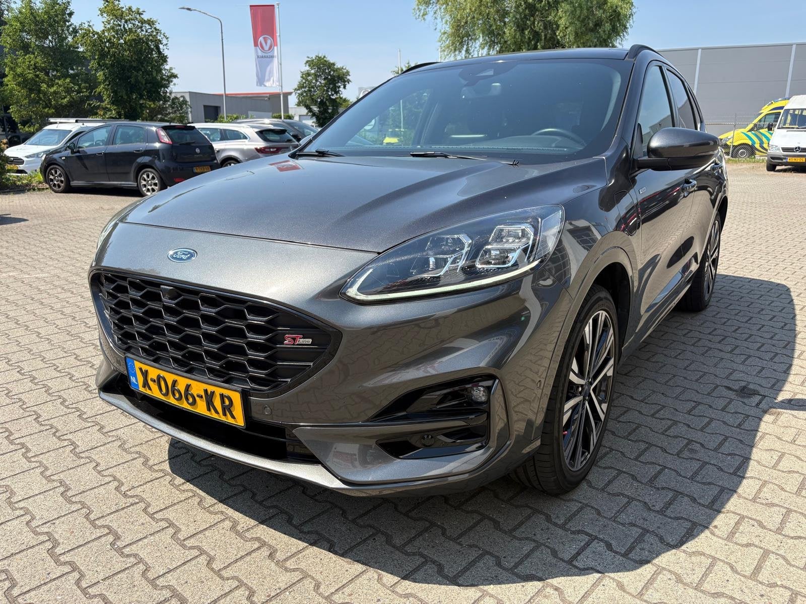 Foto 2 van Ford Kuga 2.5 PHEV ST-Line X (BOVAG/RIJKLAARPRIJS)