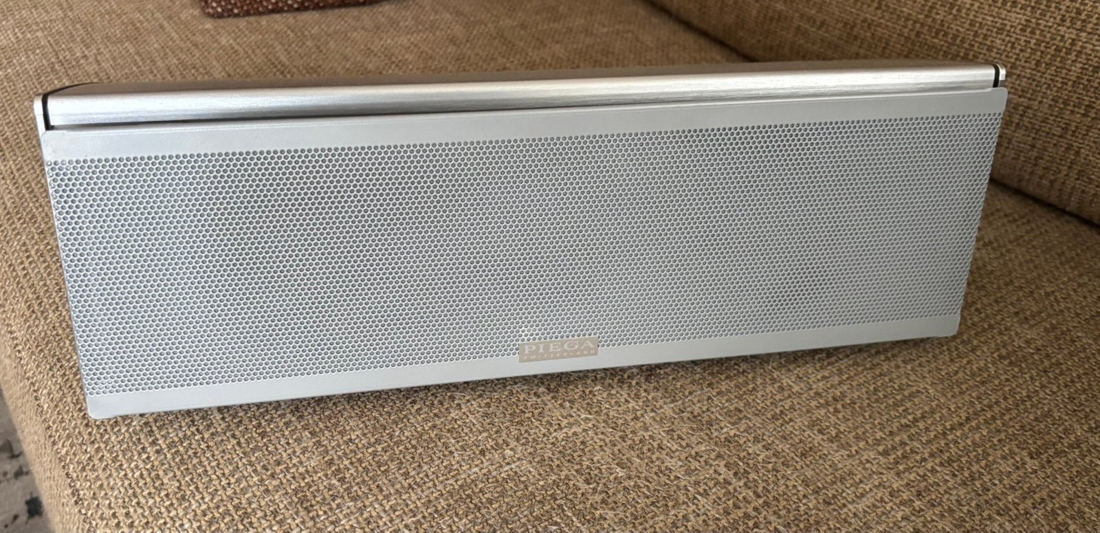 Piega Switzerland Ts 4c centerspeaker, Zo goed als nieuw, 60 tot 120 watt, Center speaker, Ophalen