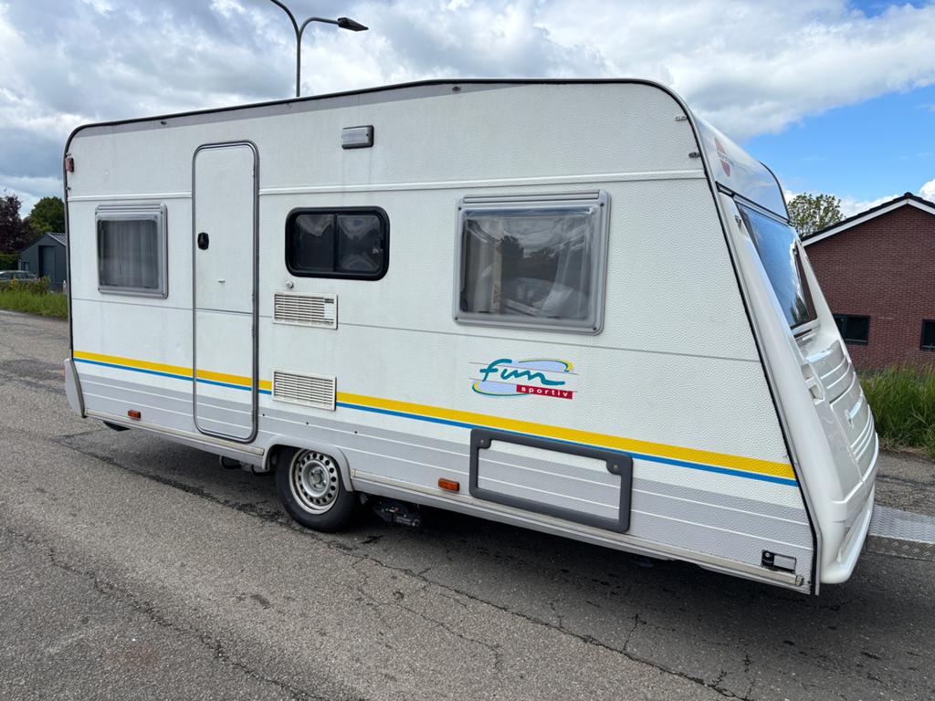 Caravan Burstner fun sportive 435, Mover, Rondzit, Omvormbare zithoek, 750 - 1000 kg
