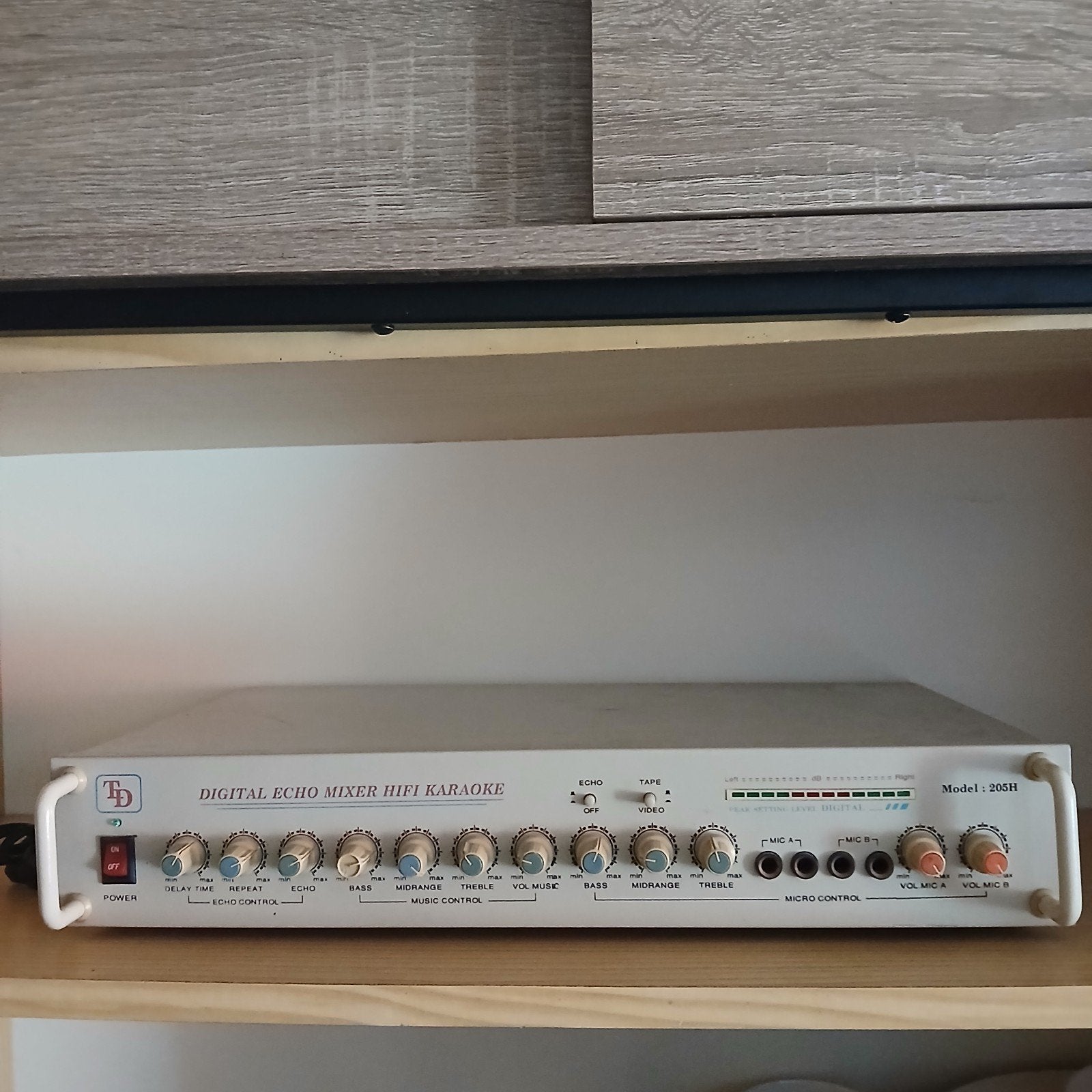 Vintage Digital Echo Mixer HiFi Karaoke – Model 205H – Uniek, Ophalen of Verzenden, Gebruikt, Mixer