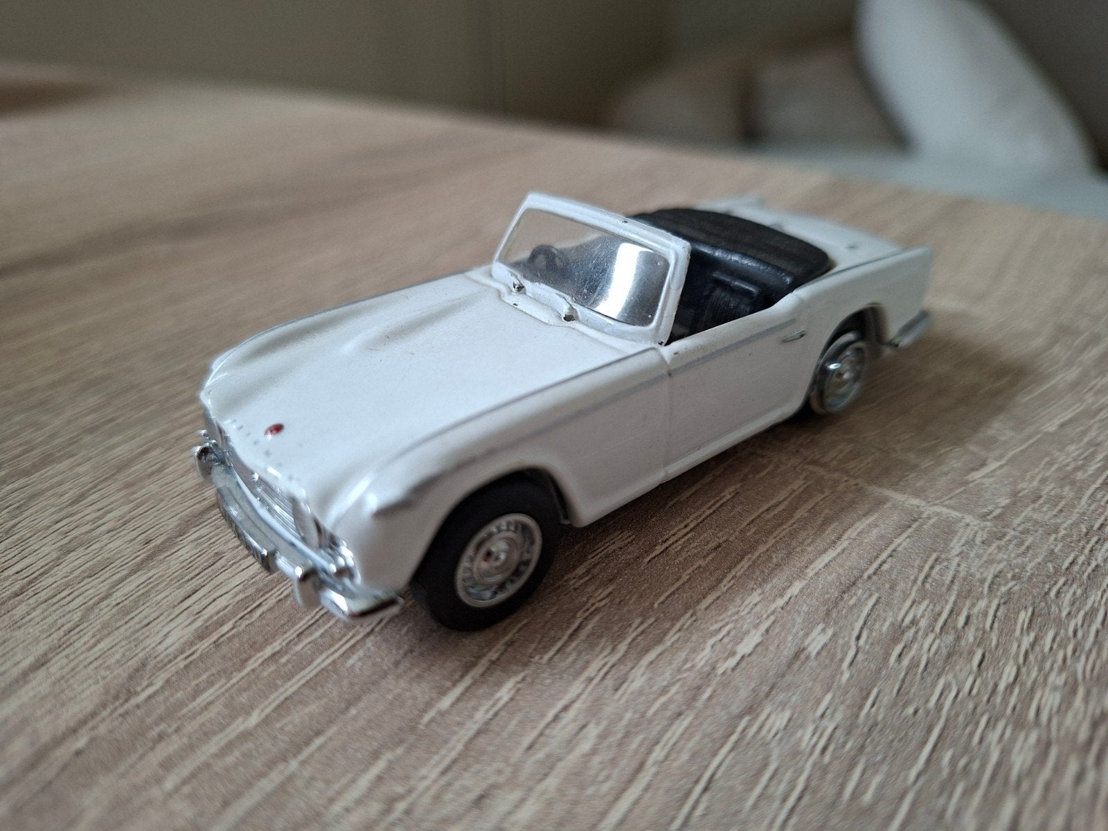 Triumph TR4A IRS Modelauto Dinky Toys 1965, Ophalen of Verzenden, Gebruikt