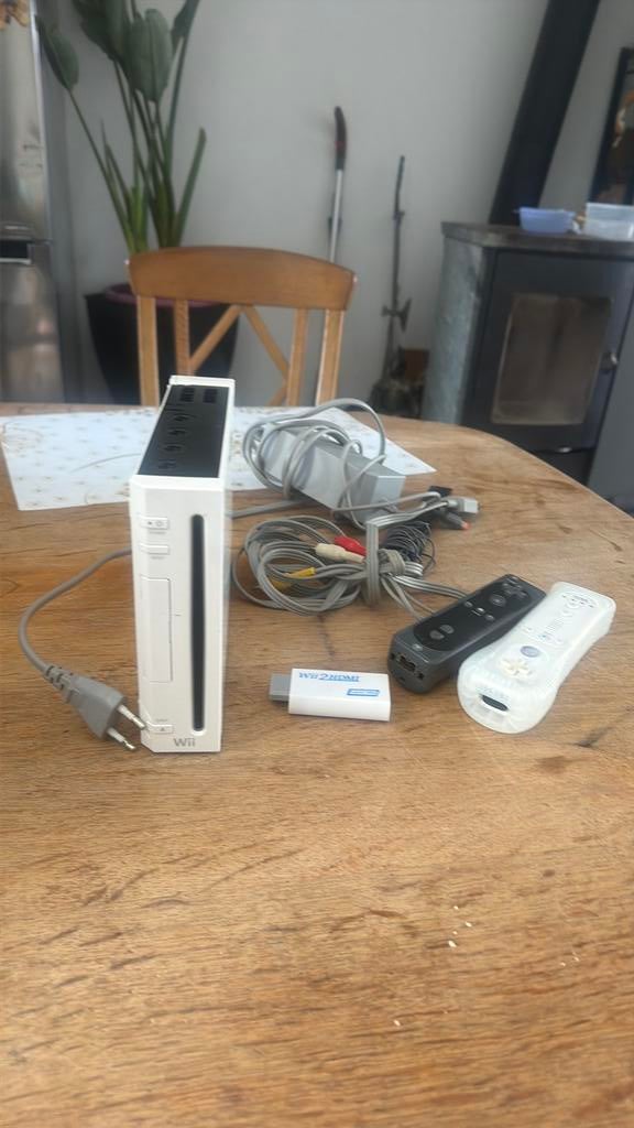 Wii met wii2hdmi, Ophalen of Verzenden, Zo goed als nieuw, Met 2 controllers