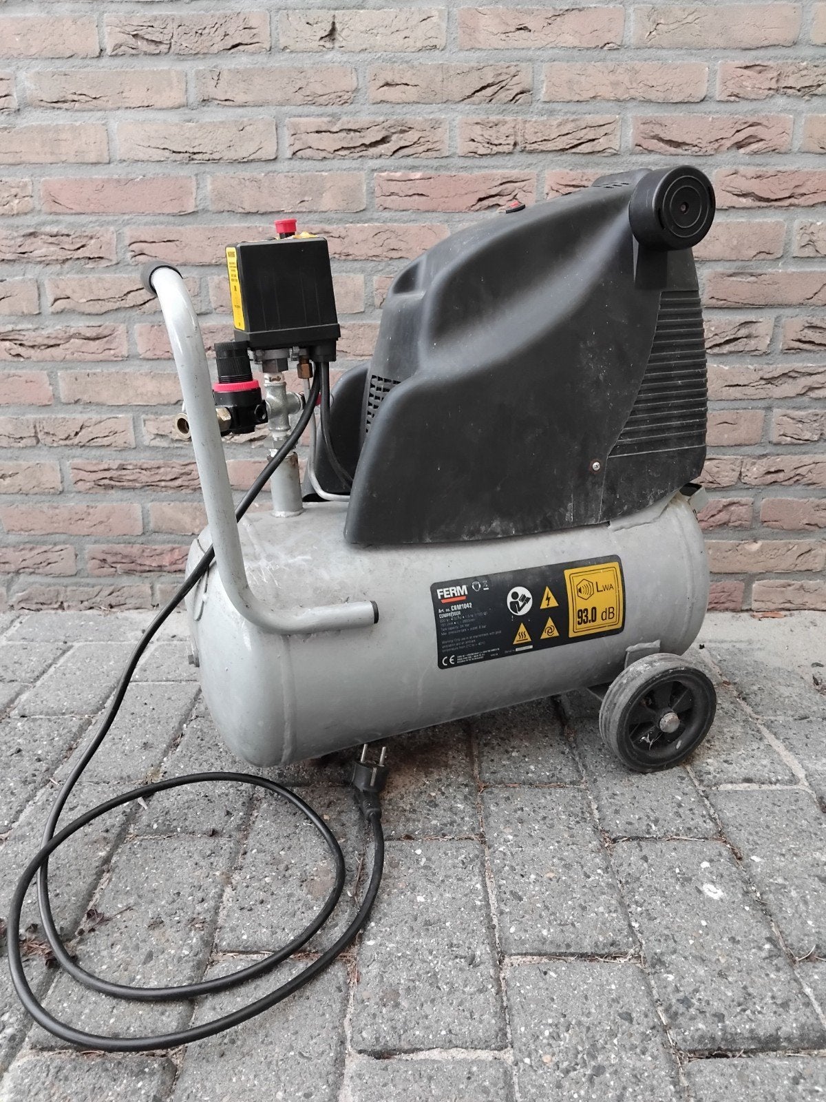 Ferm CRM1042 Compressor - 24 liter, 8 bar, Ophalen, Gebruikt