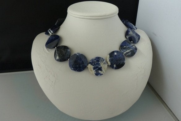 SOLDALIET (3 cm) ketting/oorhanger-set, Blauw, Nieuw, Ophalen of Verzenden, Steen of Mineraal