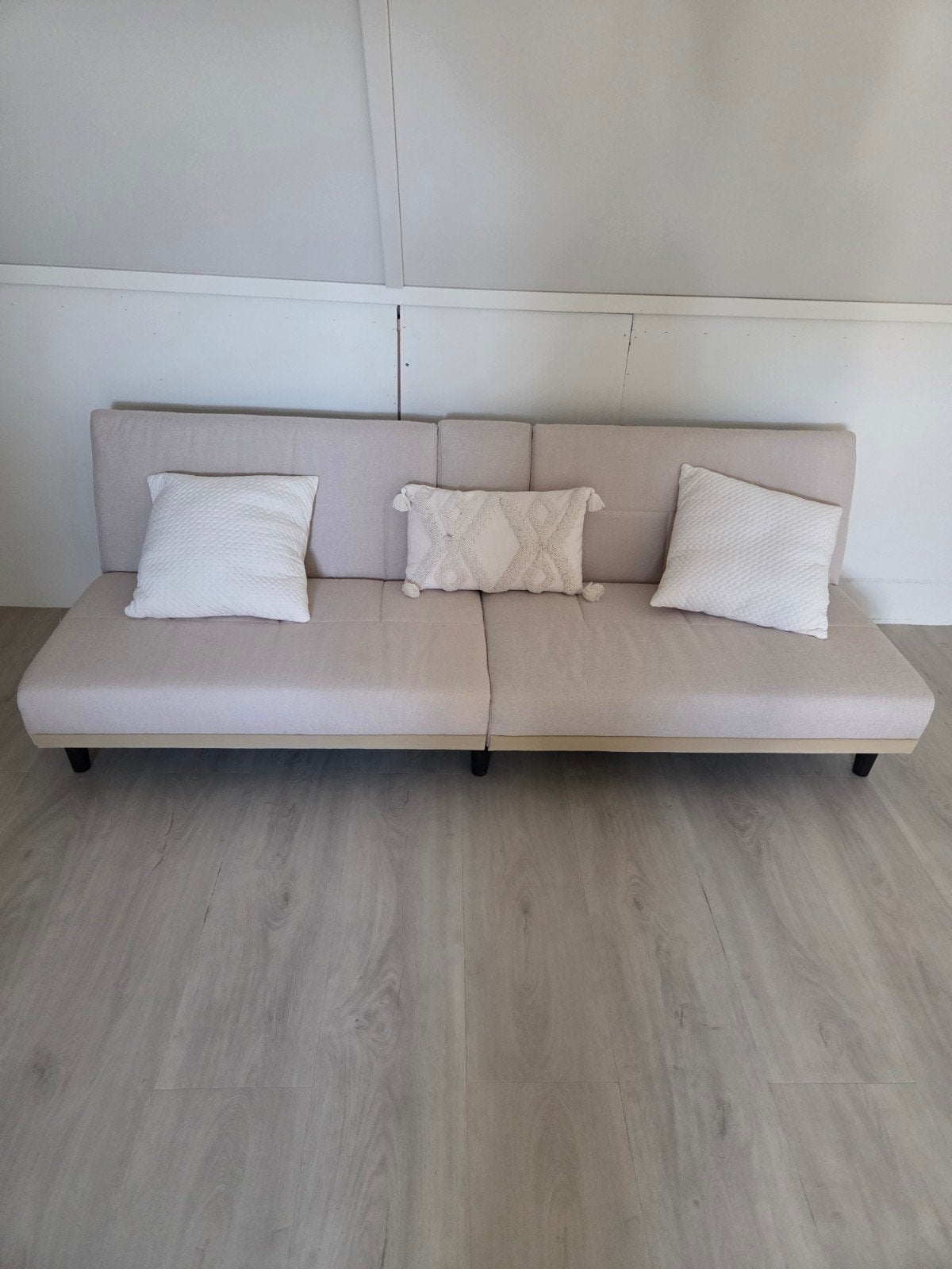 Slaapbank - Beige - Tweepersoons zo goed als nieuw, Ophalen, Zo goed als nieuw, Tweepersoons, Beige