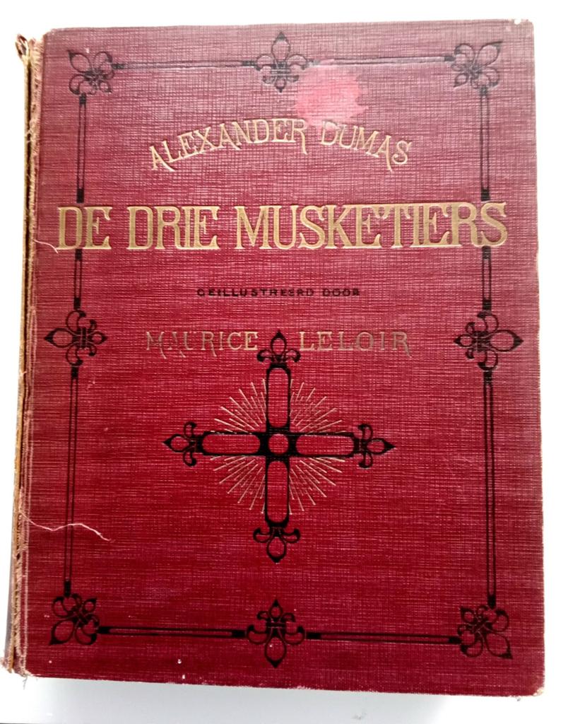 De Drie Musketiers - 2e druk met Maurice Leloir illustraties, Boeken, Ophalen of Verzenden, Gelezen