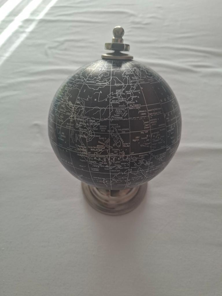 Decoratieve Wereldbol - Zwart/Zilver, Ophalen of Verzenden, Zo goed als nieuw
