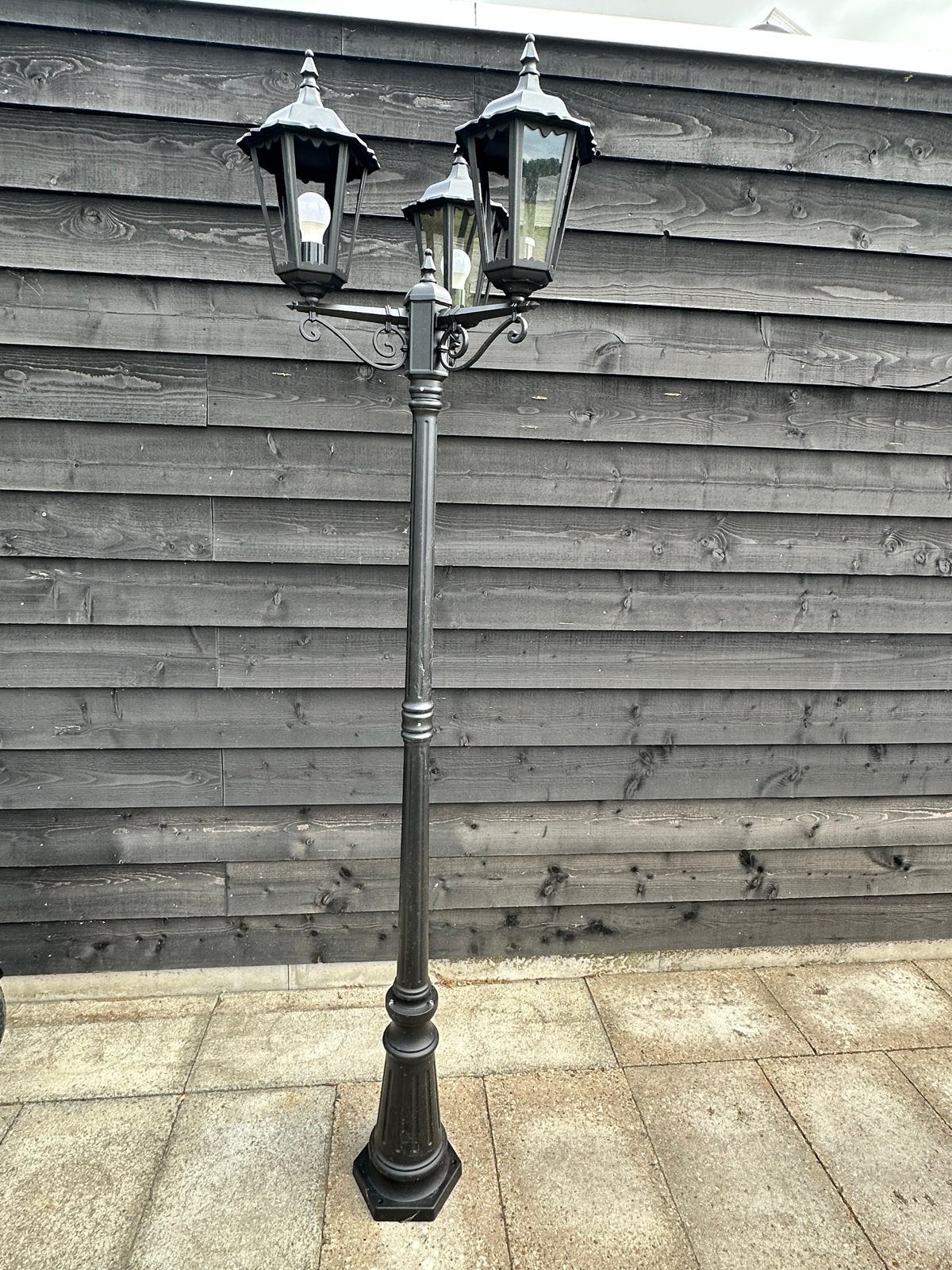 Klassieke lantaarnpaal met 3 lampen, Tuin en Terras, Buitenverlichting, Ophalen, Gebruikt, Minder dan 50 watt, Staande lamp