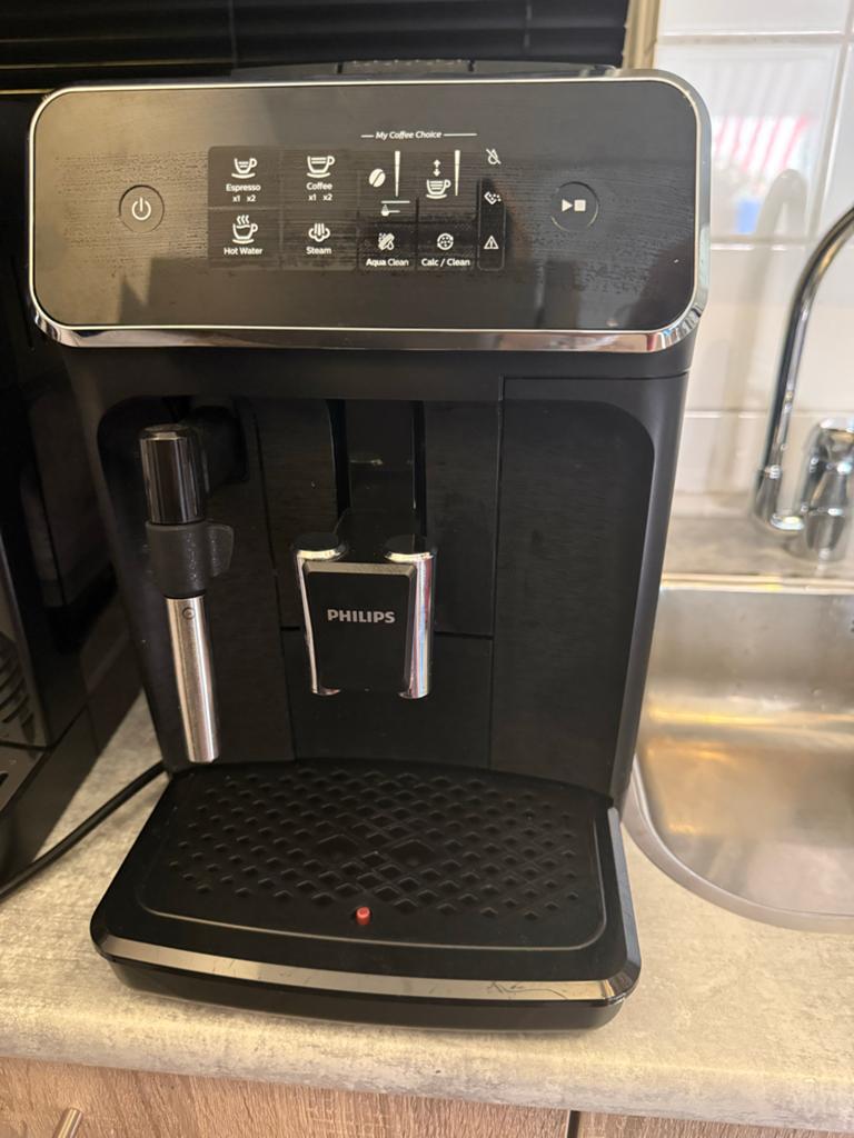 Philips LatteGo volautomatische espressomachine, Witgoed en Apparatuur, Koffiezetapparaten, Ophalen, Afneembaar waterreservoir