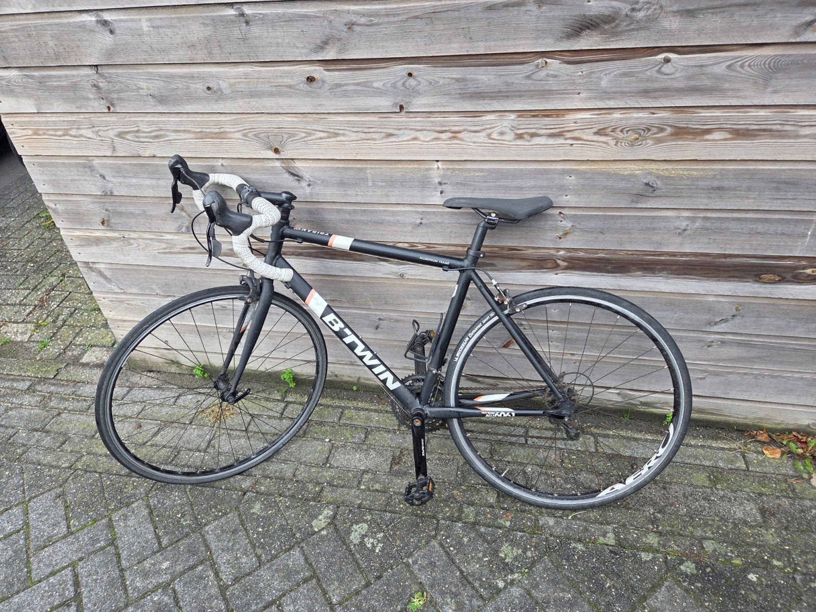 B'Twin Triban 500 racefiets - Zwart, Gebruikt, Fietsen en Brommers, 28 inch, Gebruikt, Aluminium, 15 tot 20 versnellingen