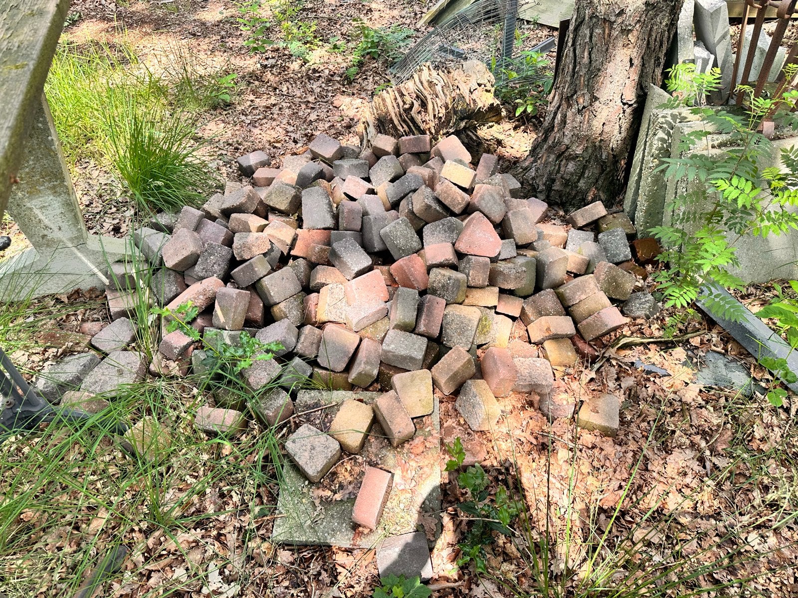 Gebruikte betonnen klinkers - diverse kleuren, Tuin en Terras, Tegels en Klinkers, Ophalen, Gebruikt, Klinkers, 10 m² of meer
