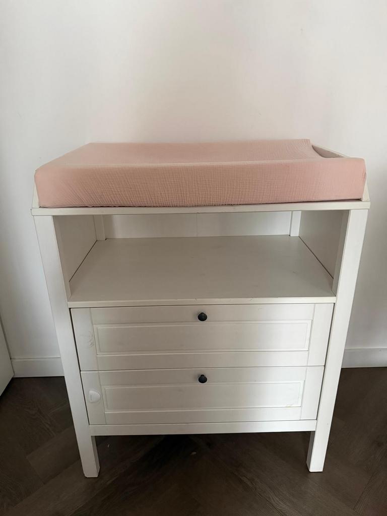Witte commode met lades en opzetstuk, Kinderen en Baby's, Kinderkamer | Commodes en Kasten, Ophalen, Gebruikt, 50 tot 70 cm, 75 tot 100 cm