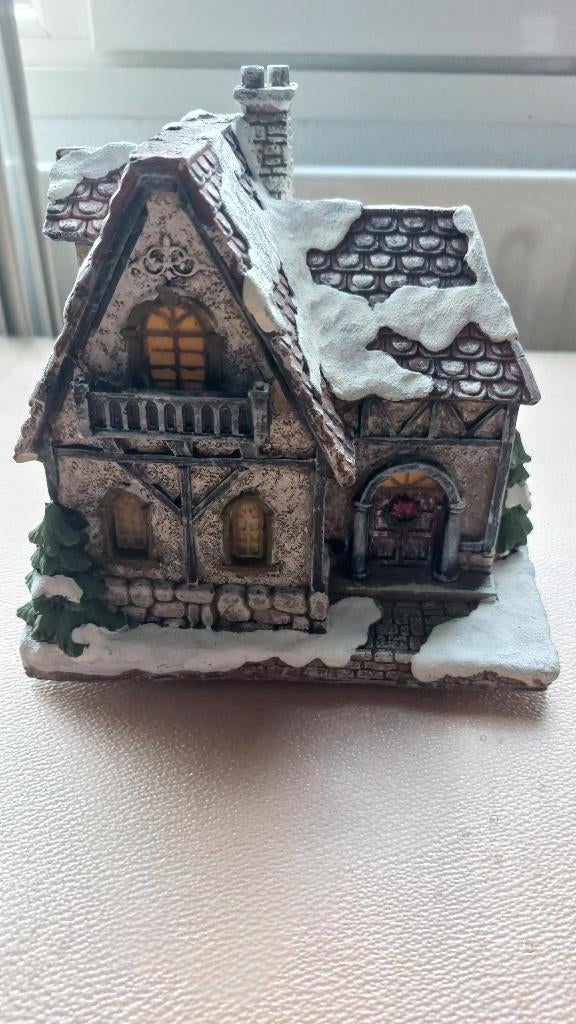 kerst miniatuur huisje 16 cm hoog, Ophalen