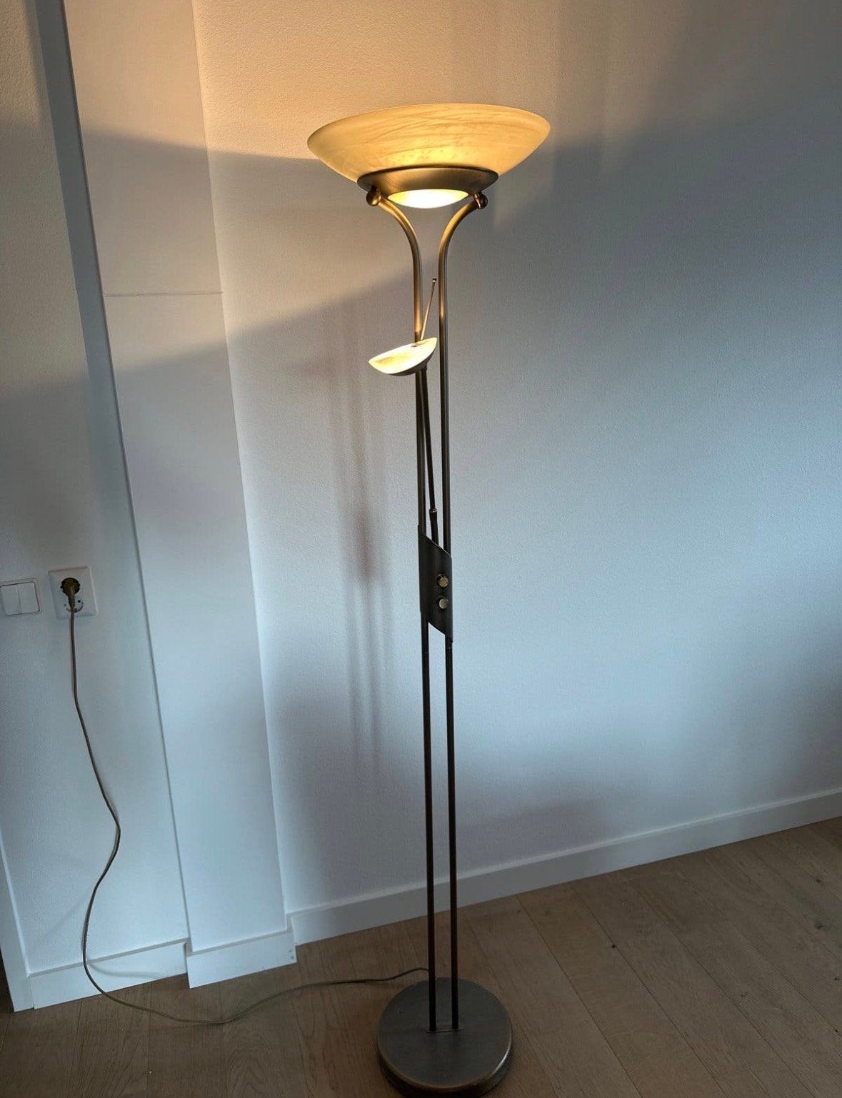Stijlvolle vloerlamp met leeslamp - Bronskleurig metaal, Huis en Inrichting, Ophalen, Gebruikt, E27 (groot), Metaal