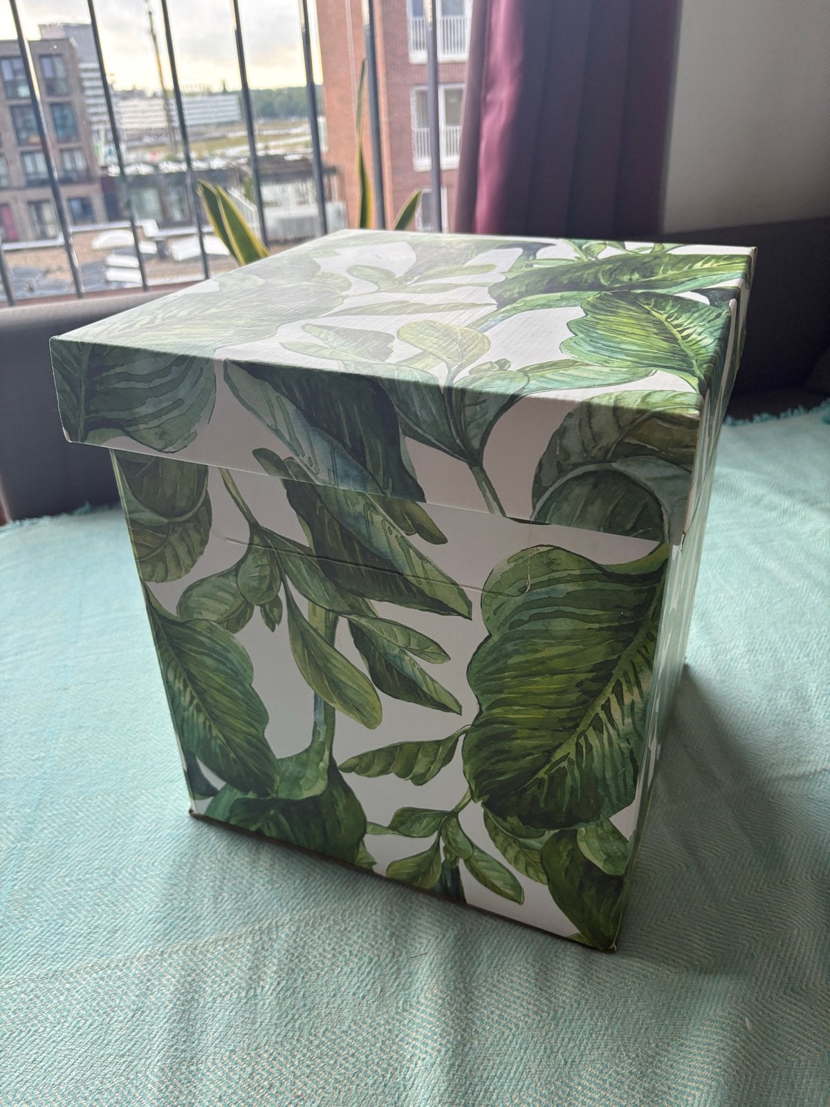 Opbergdoos met tropisch bladprint - Dutch Design Brand, Ophalen of Verzenden, Zo goed als nieuw, Groen, Papier/karton