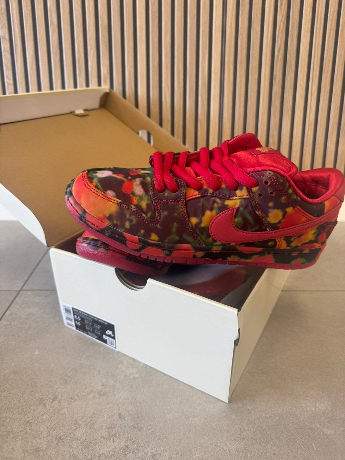 Nike SB Dunk Low Pro The Wizzard Of Oz Poppy Field  42 8.5, Ophalen of Verzenden, Nieuw, Overige kleuren