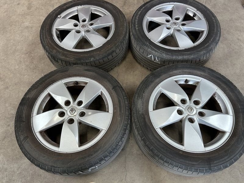 16 inch originele velgen + zomerbanden  Renault Megane, Auto-onderdelen, Gebruikt, -, Banden en Velgen, -