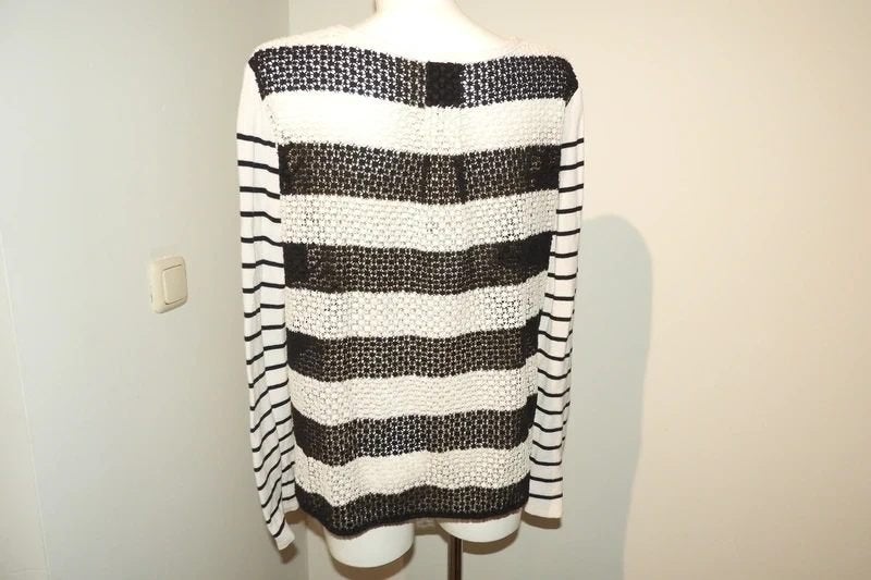 Marccain sweater gestreept open gewerkte achterkant sier N5, Kleding | Dames, Maat 42/44 (L), Zo goed als nieuw, Marccain, Meerkleurig