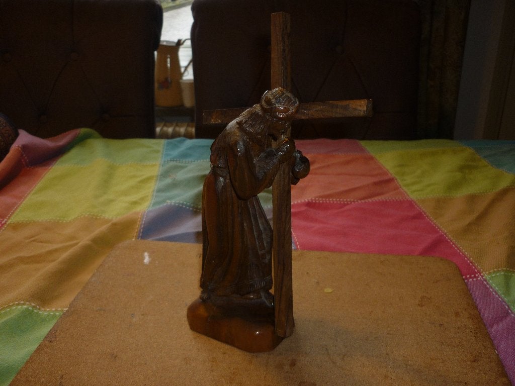 Mooie houten beeld van Jezus met kruis in zeer goede staat, Antiek en Kunst, Antiek | Religie, Ophalen of Verzenden