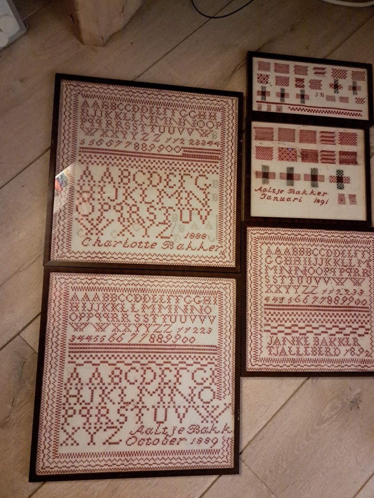 Set van 5 Antieke Geborduurde Merklappen, Antiek en Kunst, Ophalen