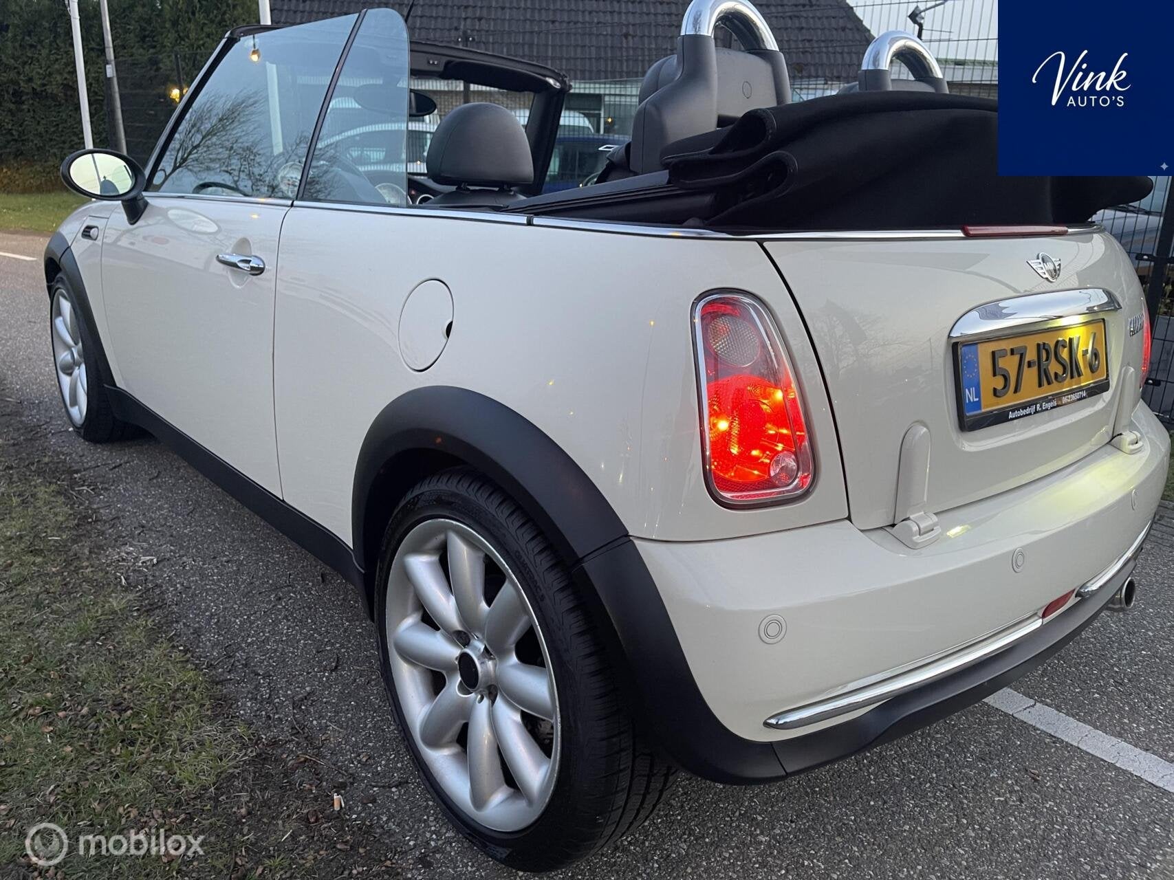 Foto 4 van Mini Cabrio 1.6 Cooper Chili CABRIO | APK 9-2027 | 99000 km!